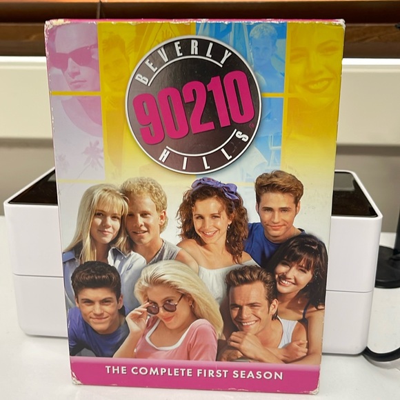 BEVERLY HILLS 90210 DVD The Complete First Season 6 Disks - Picture 1 of 9